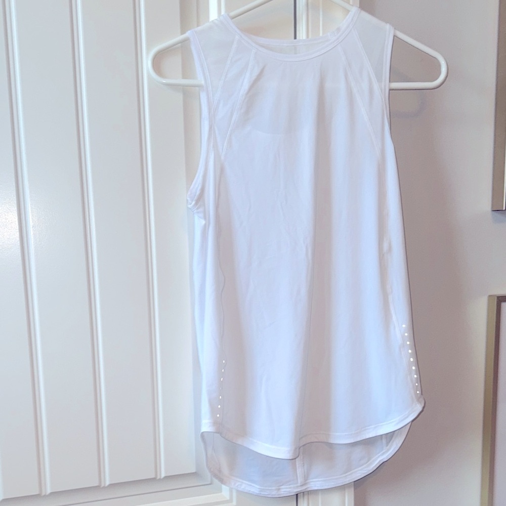 Lululemon sculpt tank white.